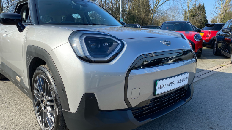 MINI Aceman 135kW E Classic 43kWh 5dr Auto Electric Hatchback